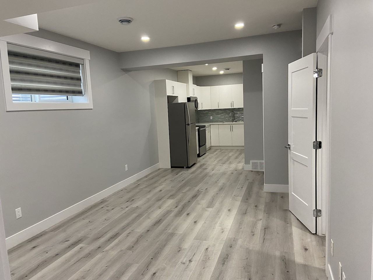 1823 24 St Nw - Photo 3 of 8