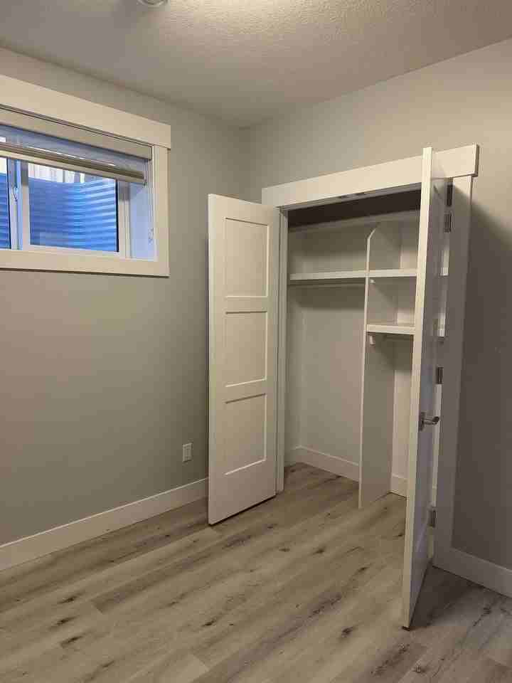 1823 24 St Nw - Photo 5 of 8