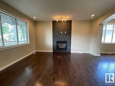 11835 56 St Nw - Photo 4 of 12