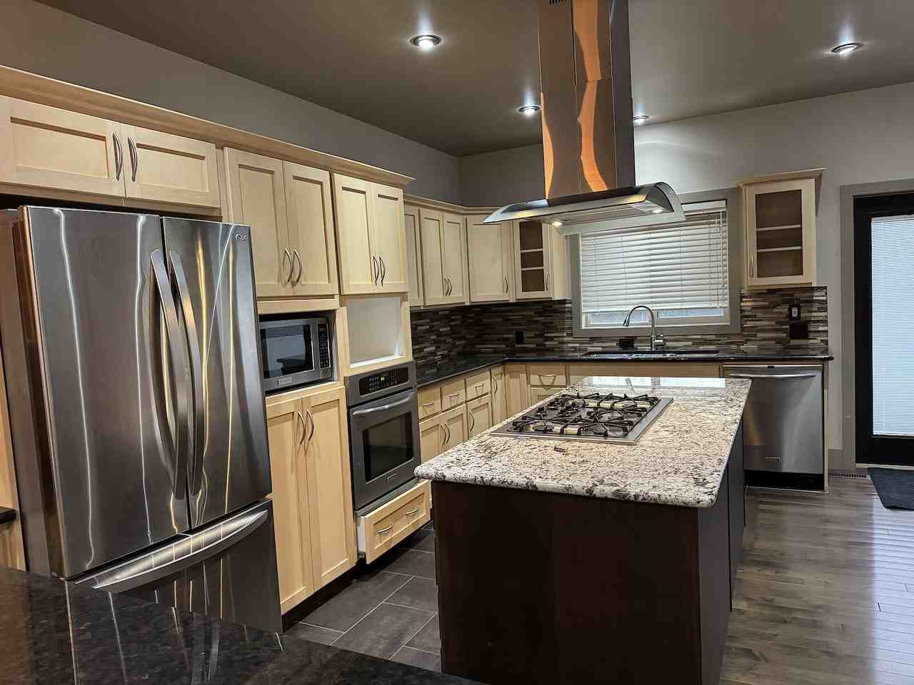 11403 123 St Nw - Photo 3 of 20