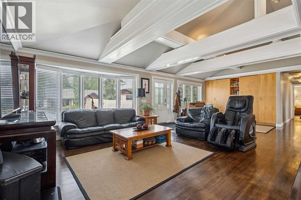 25 Manor Rd Sw - Photo 3 of 24