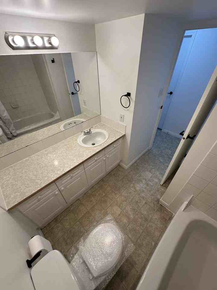904 15 St Sw - Photo 5 of 9