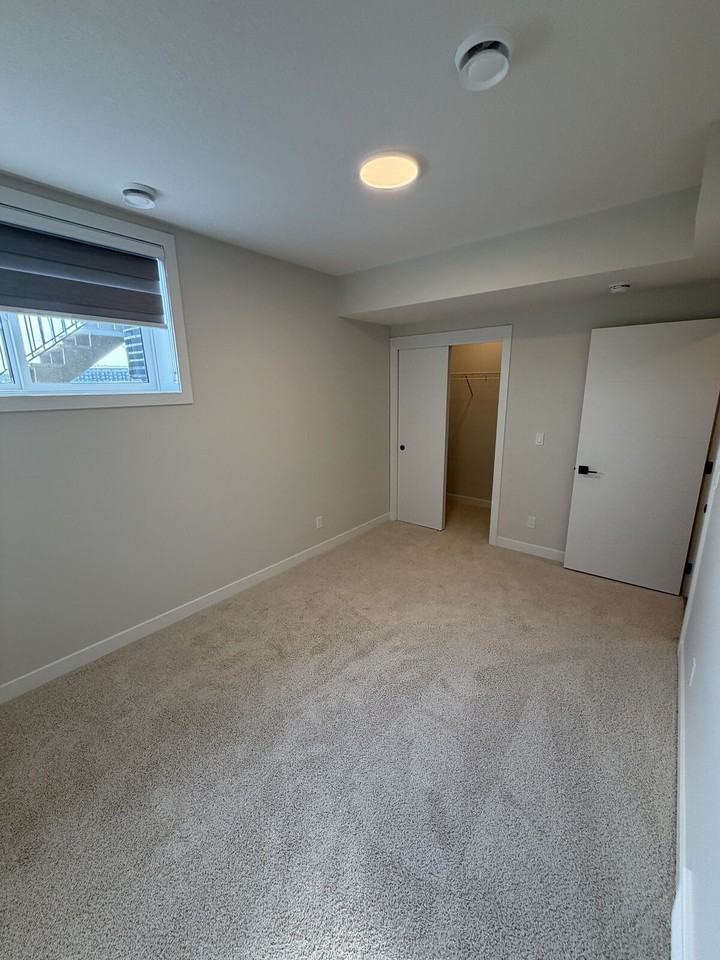 3399 41 St Se - Photo 4 of 10