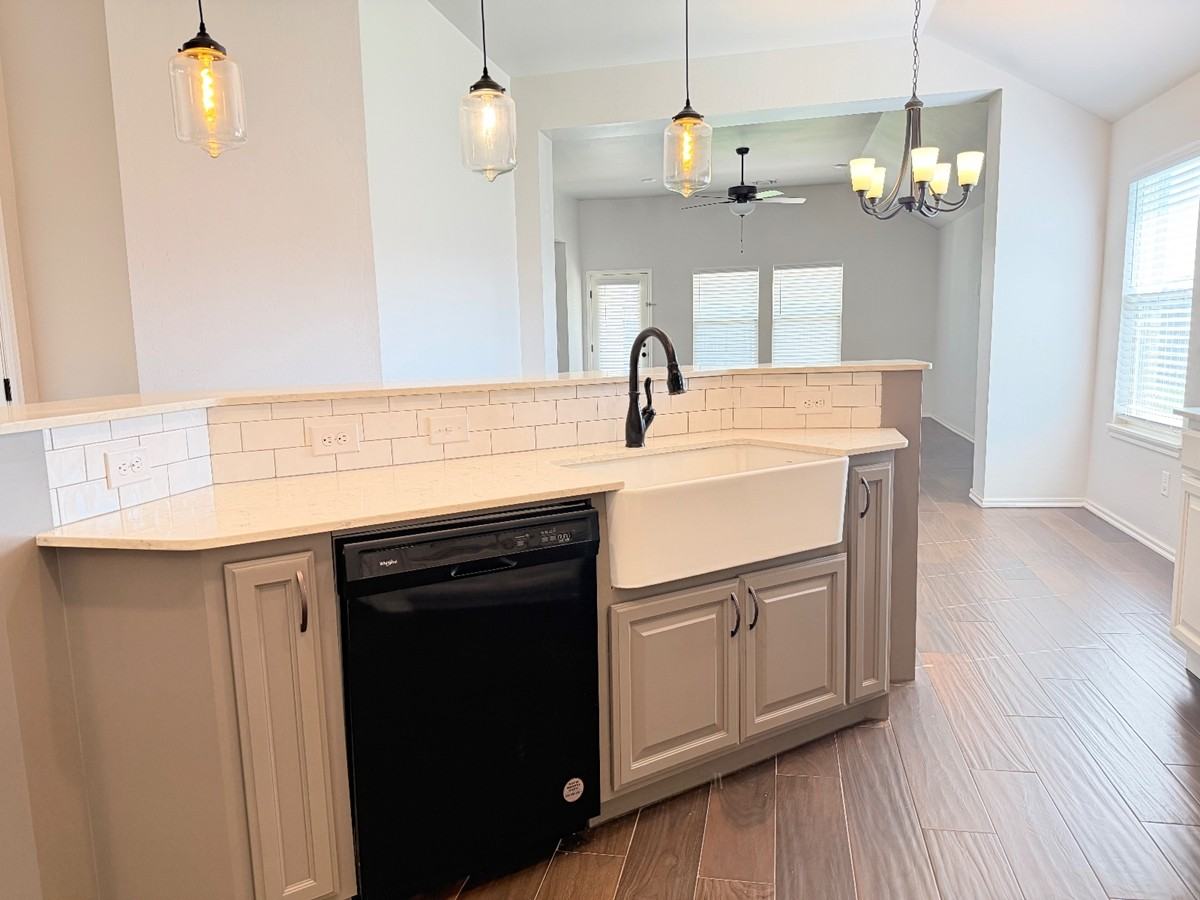 18600 Luna Dr #1 - Photo 7 of 28