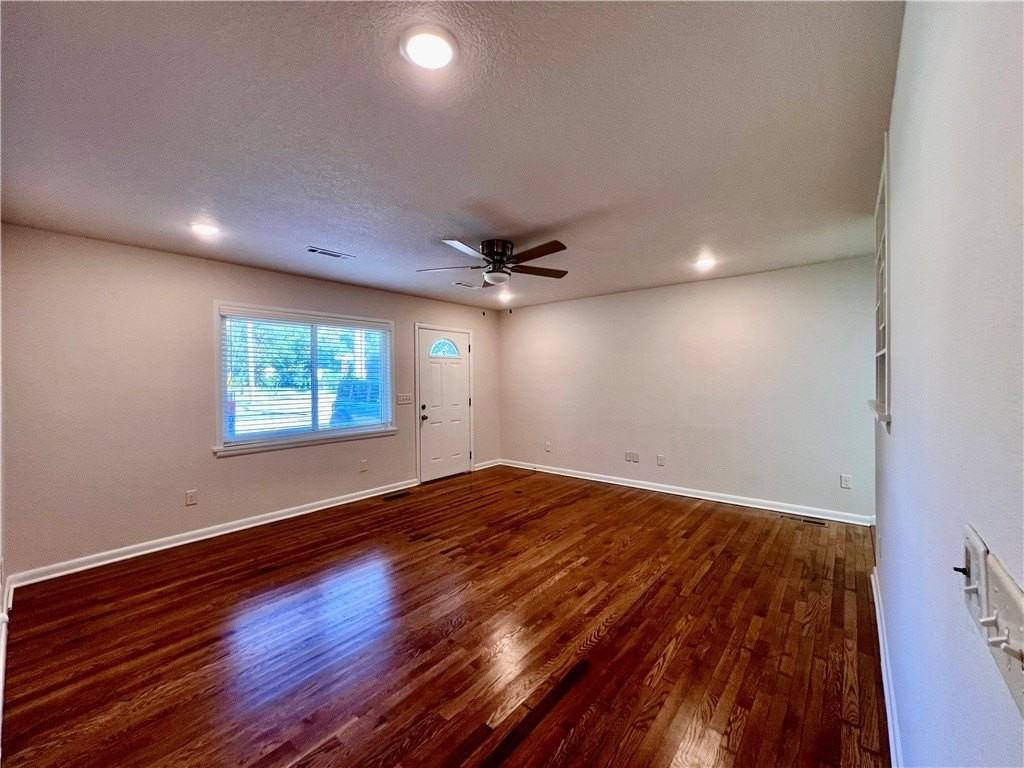 1666 N Oakland Ave - Photo 2 of 21