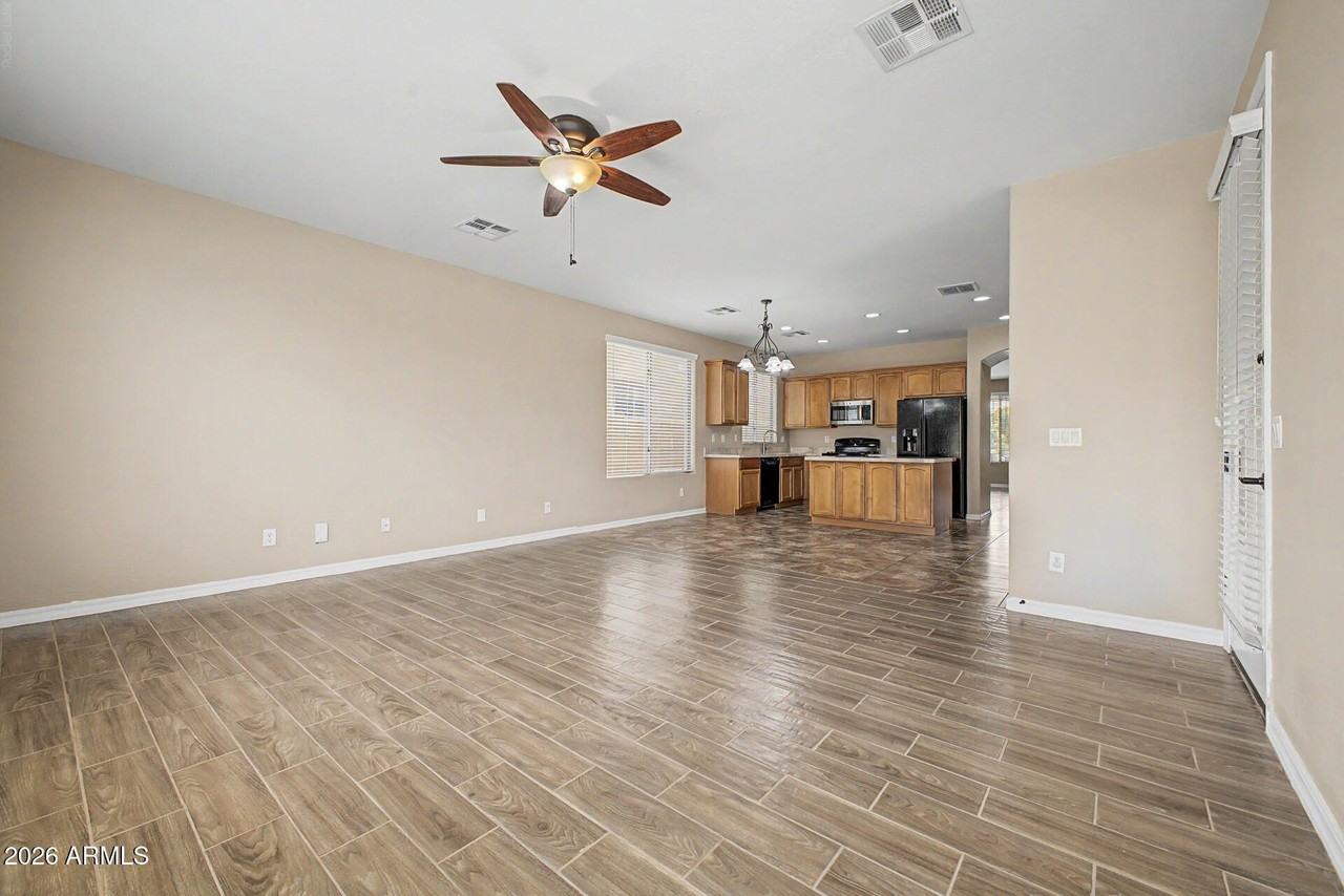 15155 N 145th Ave - Photo 6 of 34