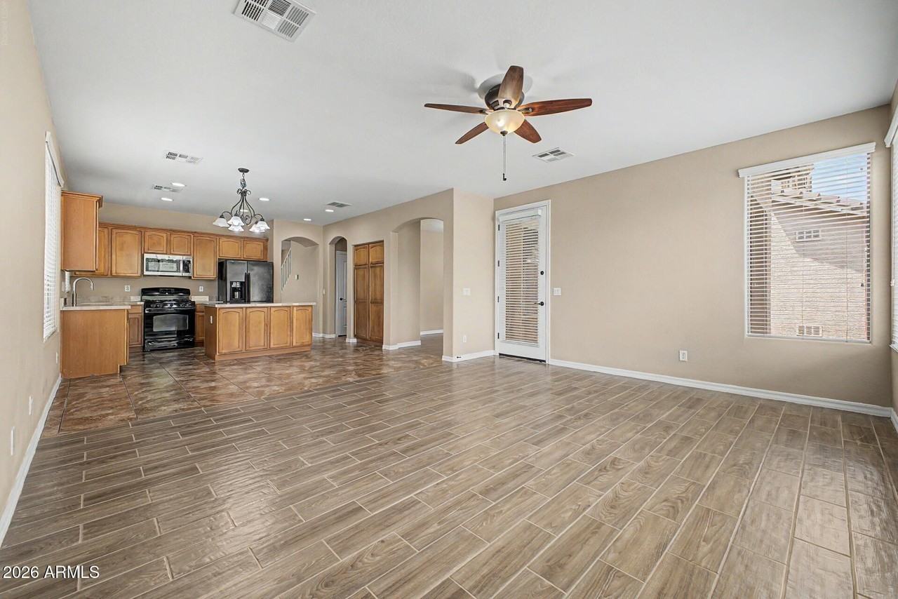 15155 N 145th Ave - Photo 7 of 34