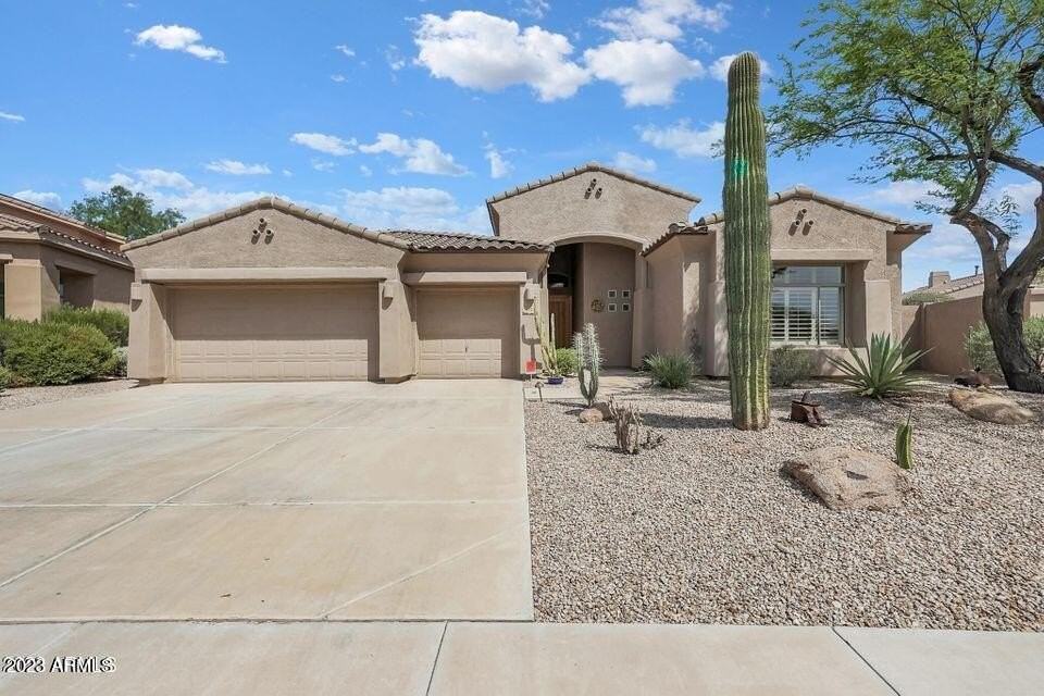9773 S 183rd Dr - Photo 2 of 45