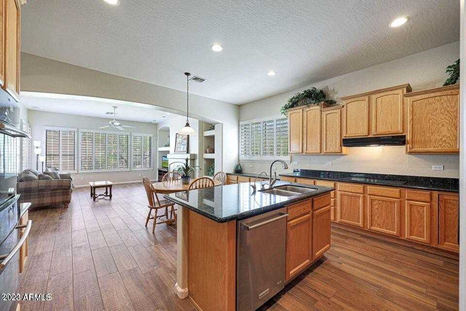 9773 S 183rd Dr - Photo 6 of 45