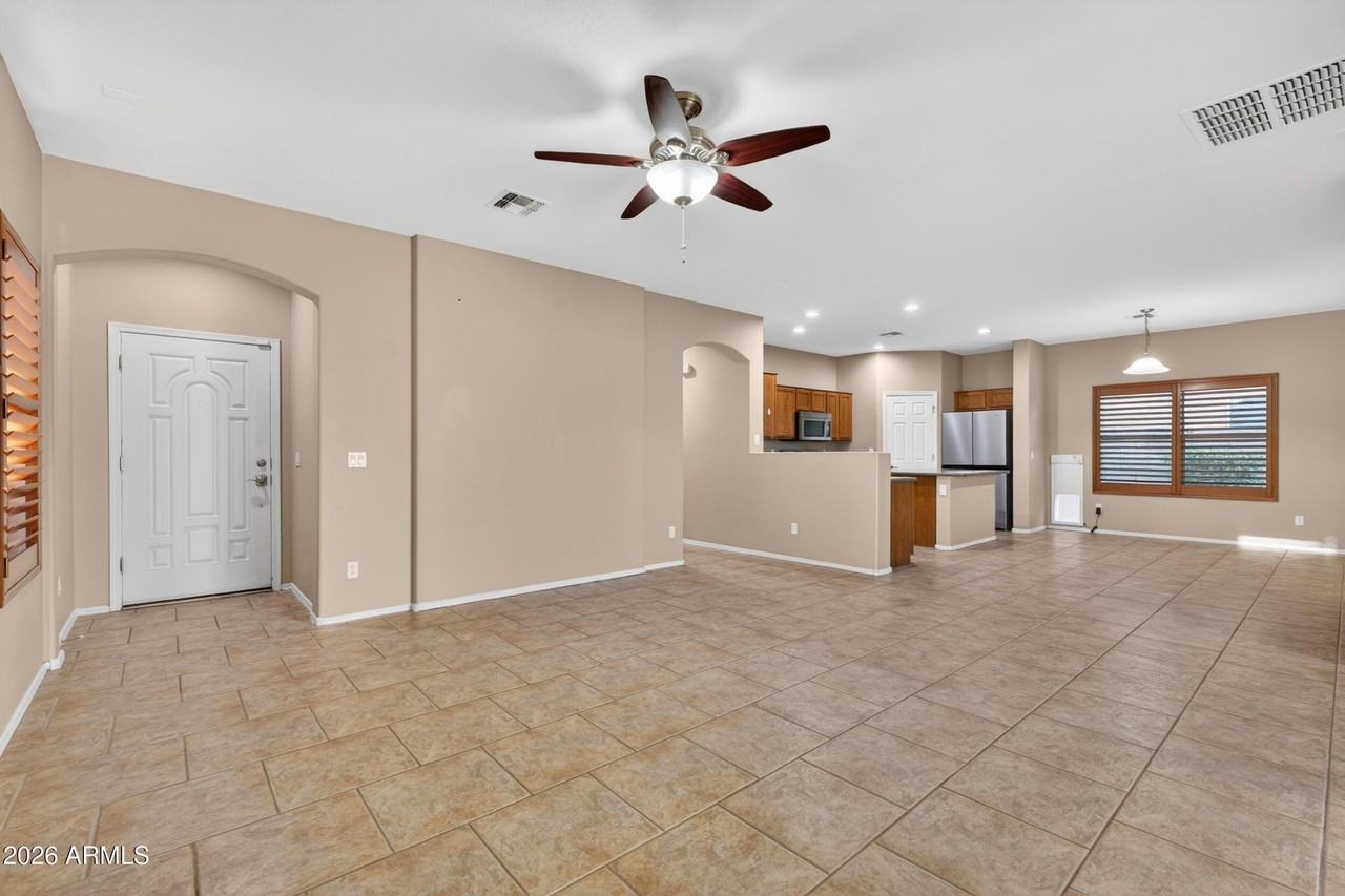 921 W Dana Dr - Photo 3 of 25