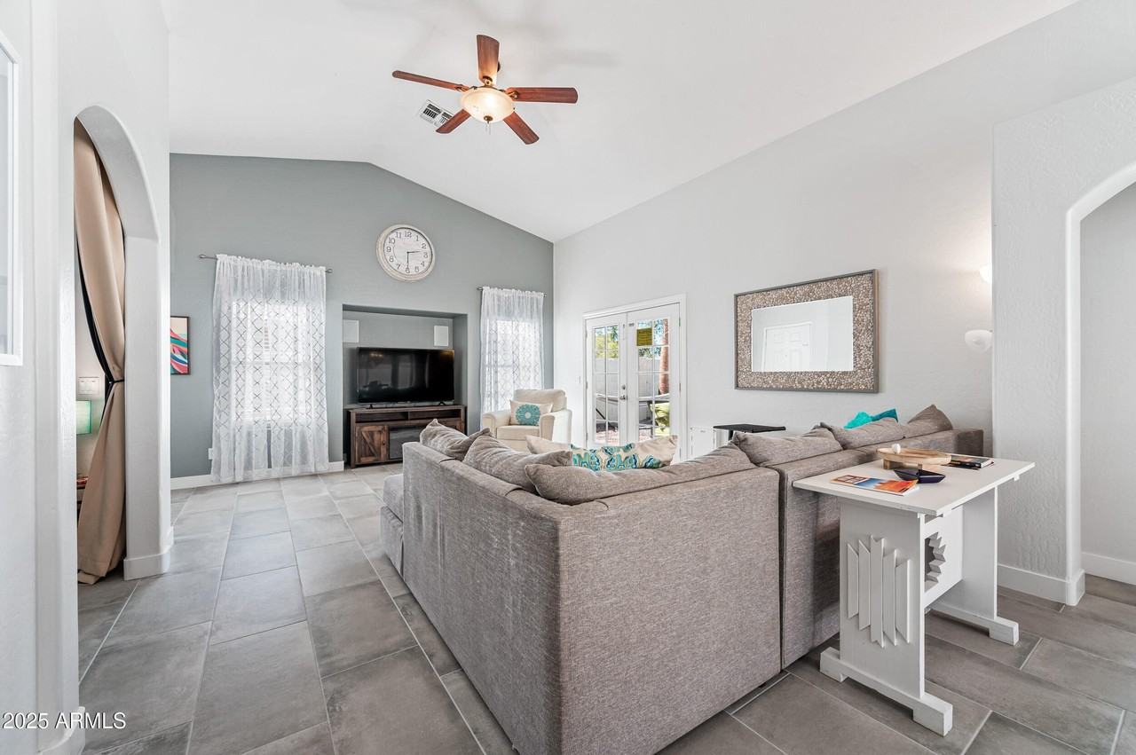 3228 E Sandy Way - Photo 5 of 50