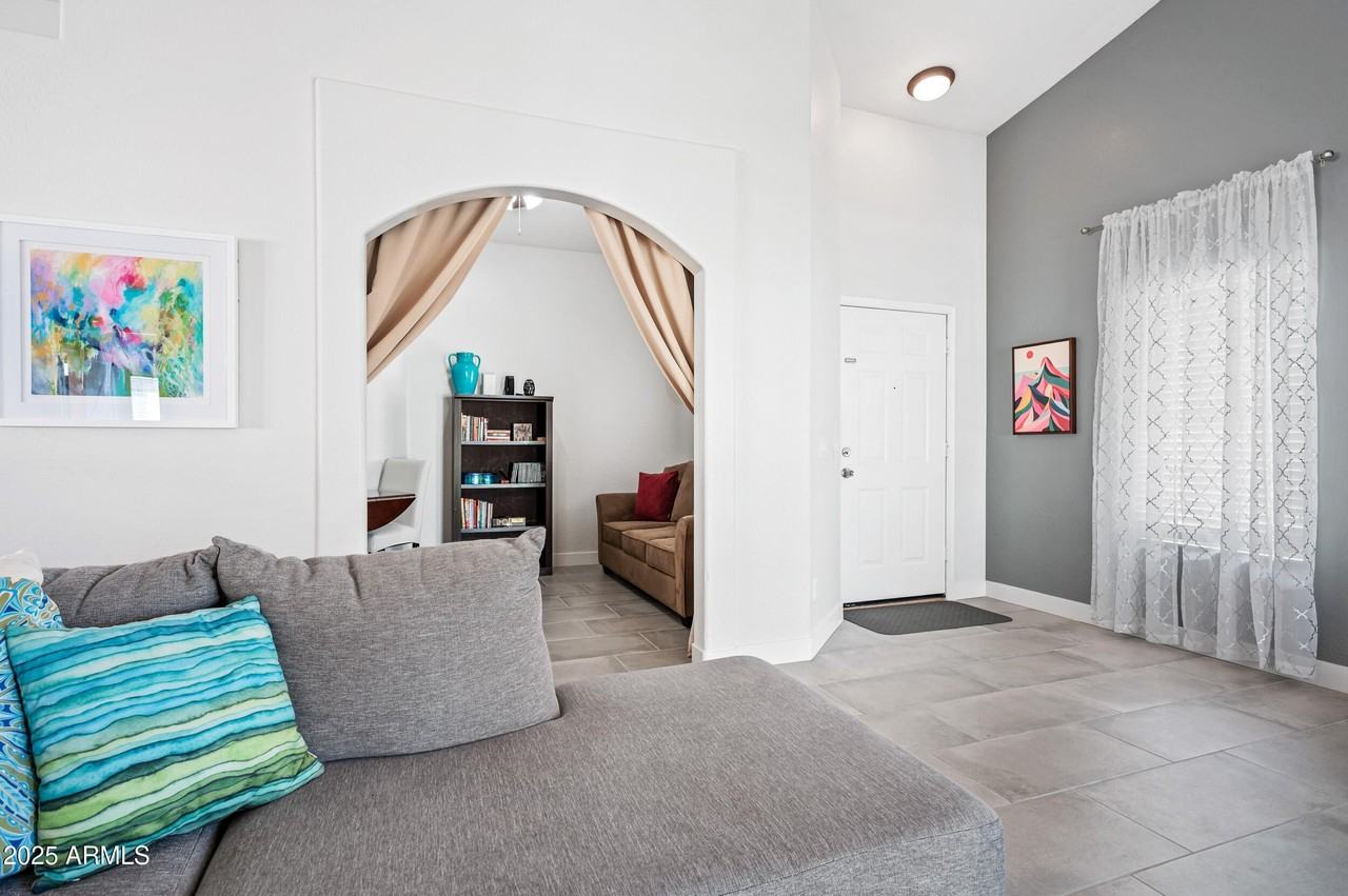 3228 E Sandy Way - Photo 6 of 50