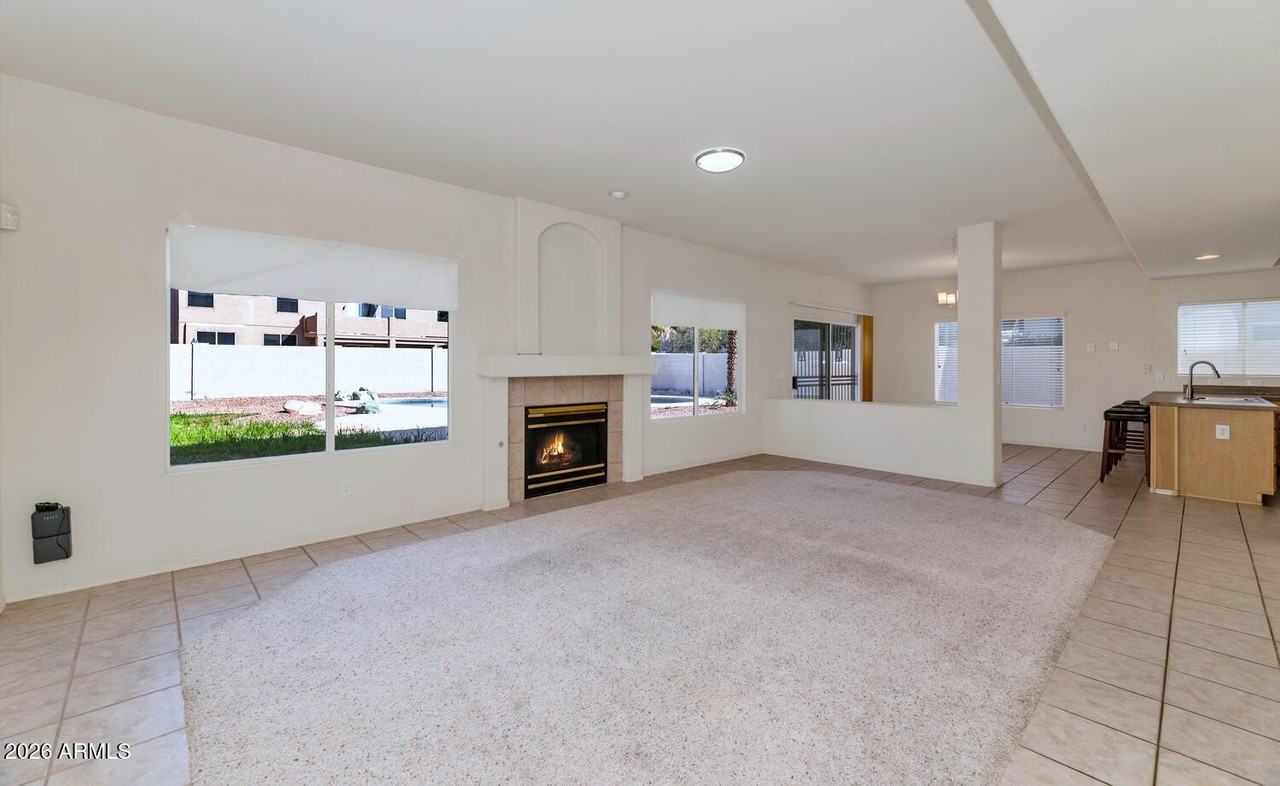 7212 W Surrey Ave - Photo 5 of 37