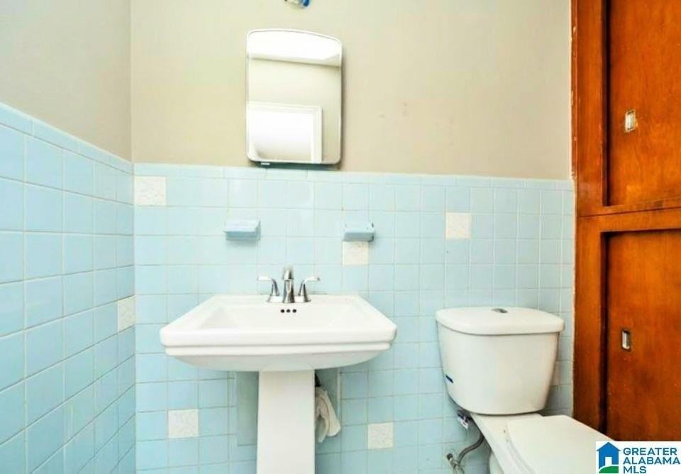 1708 Decatur Ave - Photo 7 of 11