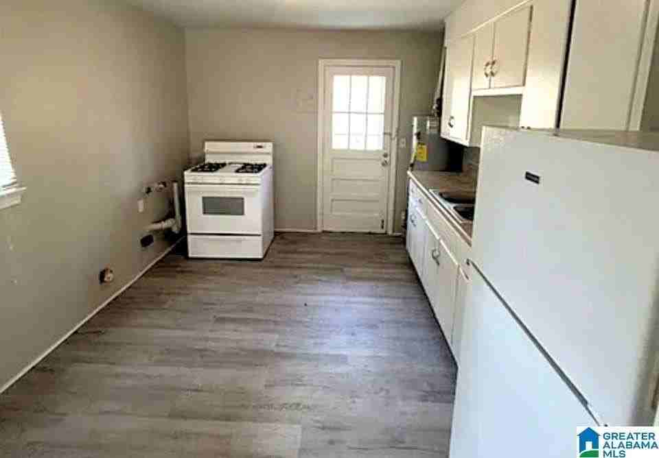 1340 Vinesville Rd - Photo 3 of 7