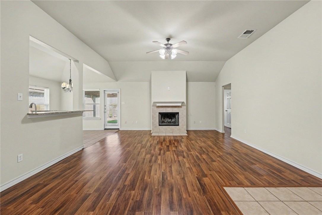 1111 Meadow Brook Dr - Photo 3 of 27