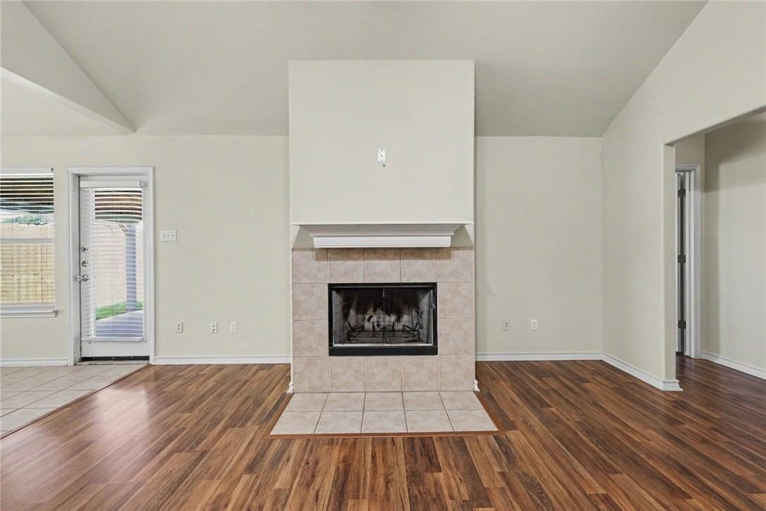 1111 Meadow Brook Dr - Photo 4 of 27