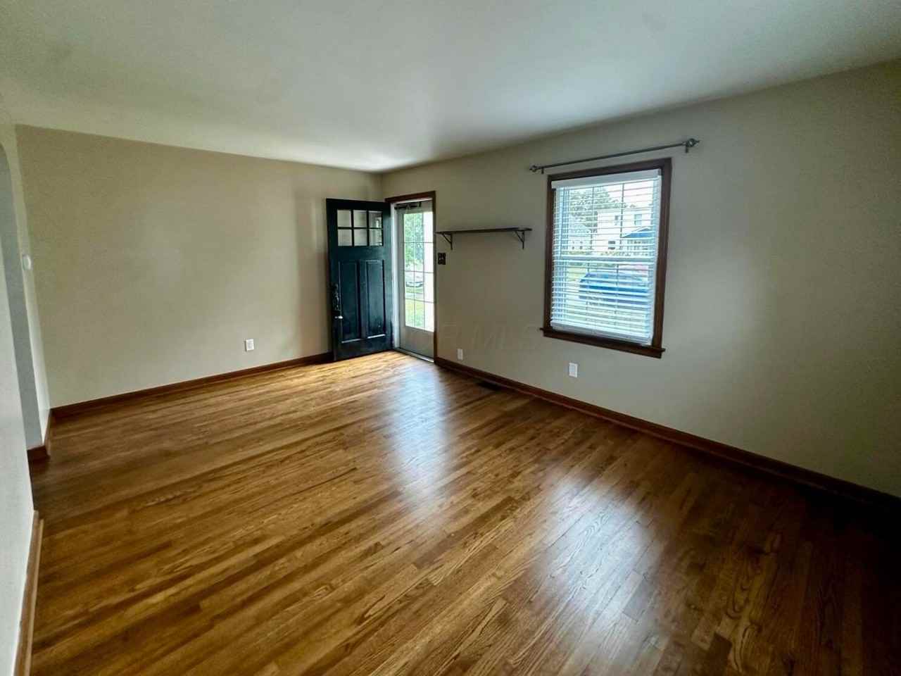 2778 Bellwood Ave - Photo 3 of 19