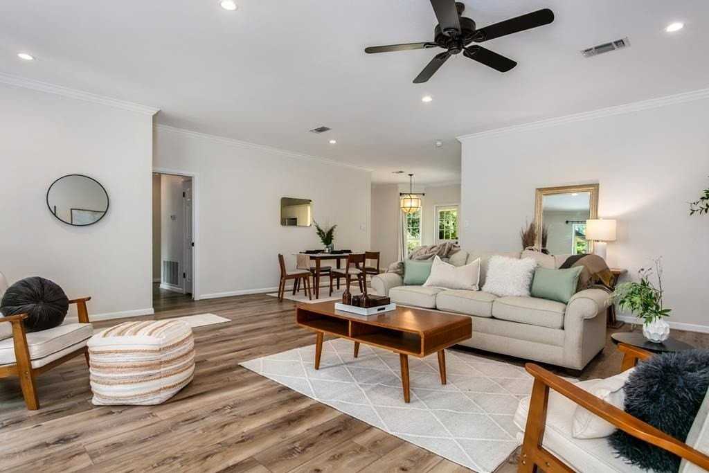 803 N Bowie St - Photo 4 of 30