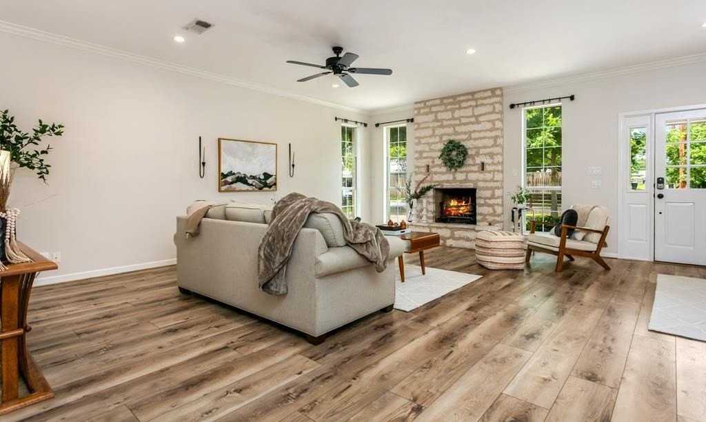 803 N Bowie St - Photo 5 of 30