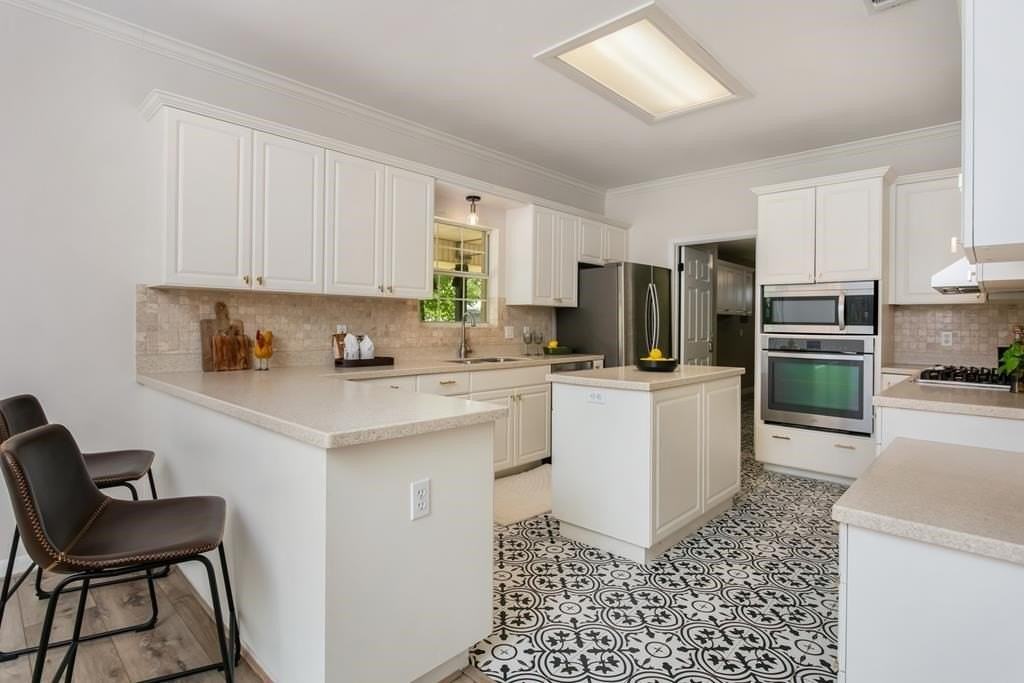 803 N Bowie St - Photo 7 of 30