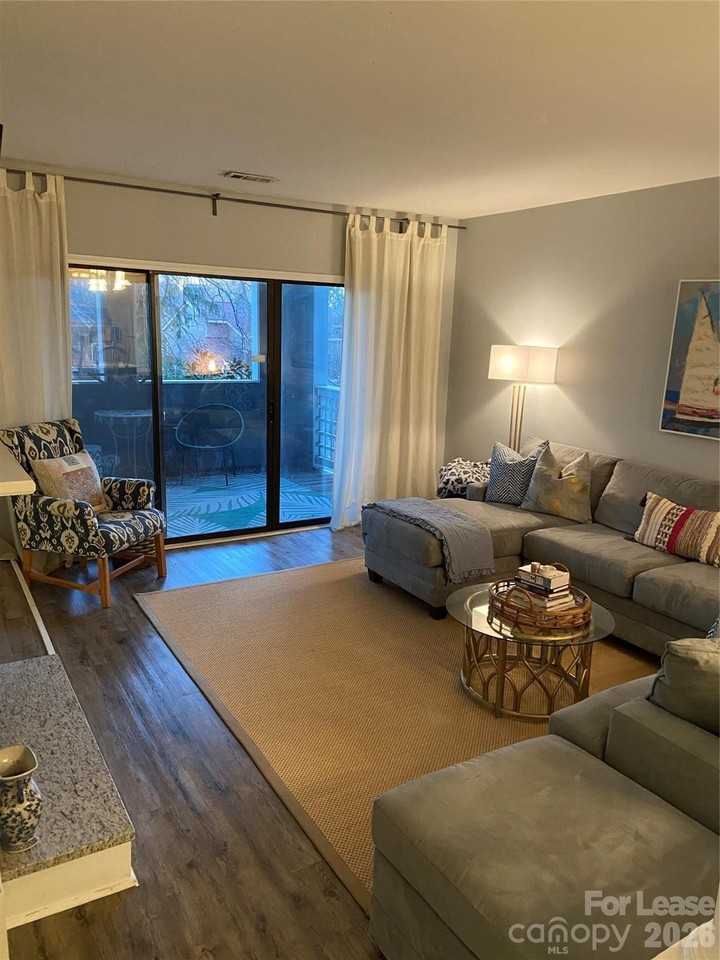 300 E Park Ave - Photo 3 of 6