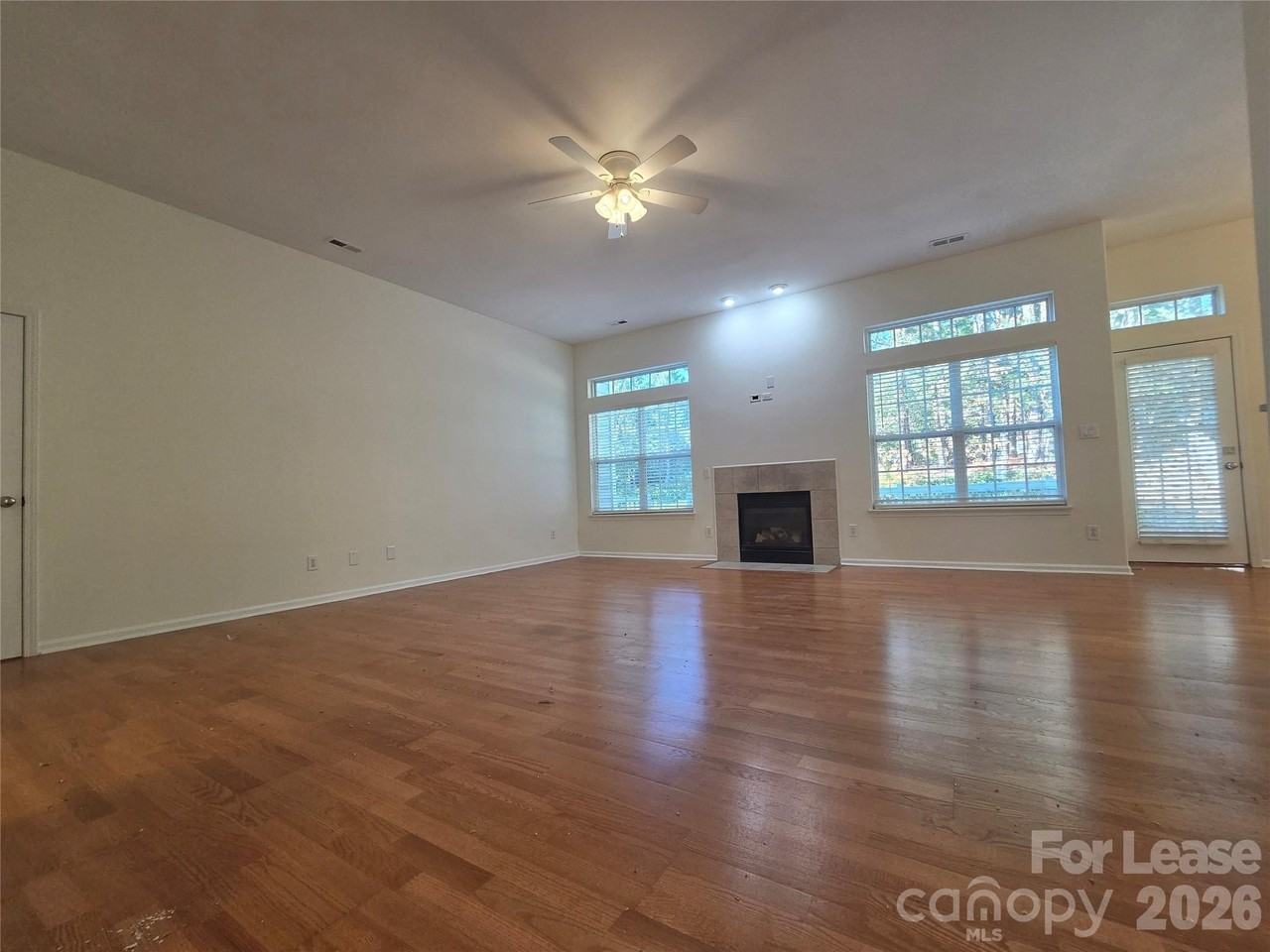 112 Spring Grove Dr - Photo 3 of 24