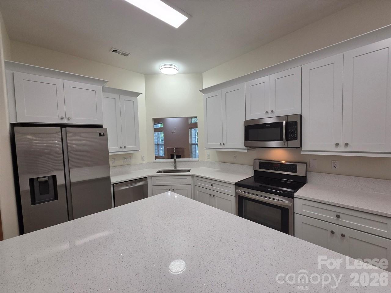 112 Spring Grove Dr - Photo 4 of 24