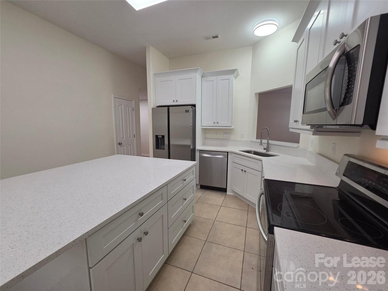 112 Spring Grove Dr - Photo 5 of 24