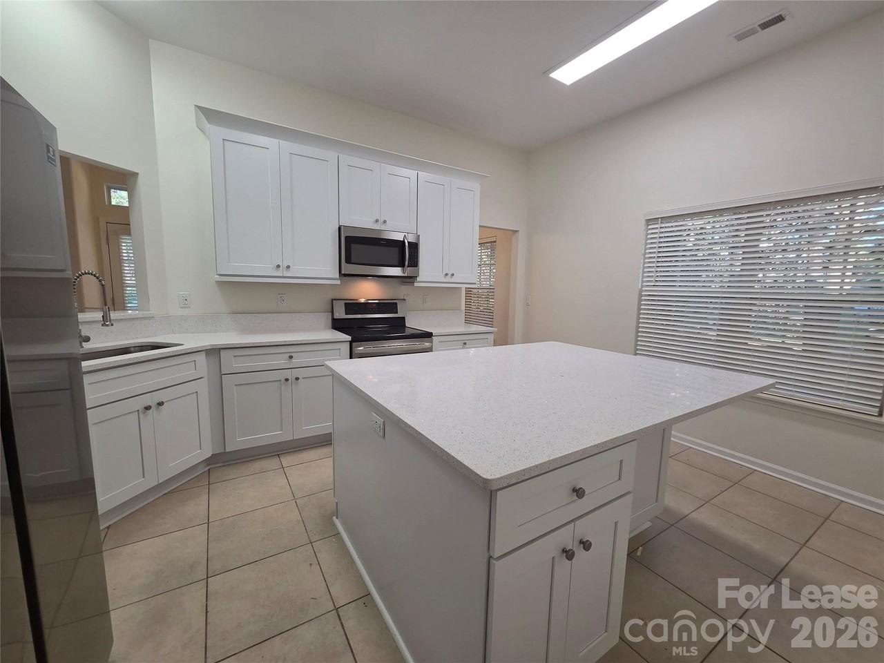 112 Spring Grove Dr - Photo 7 of 24