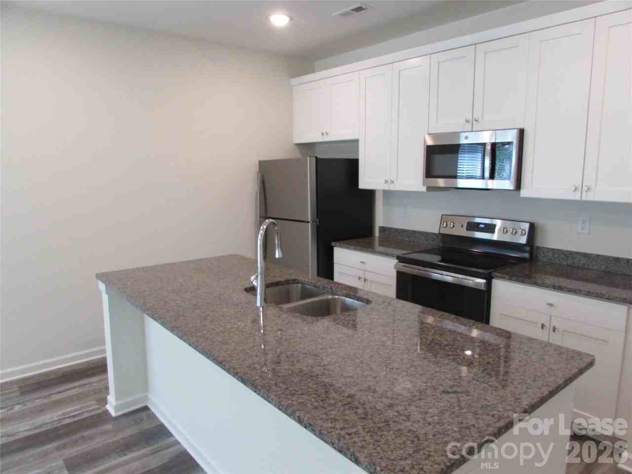107 Blakeslee Ct #B - Photo 3 of 16