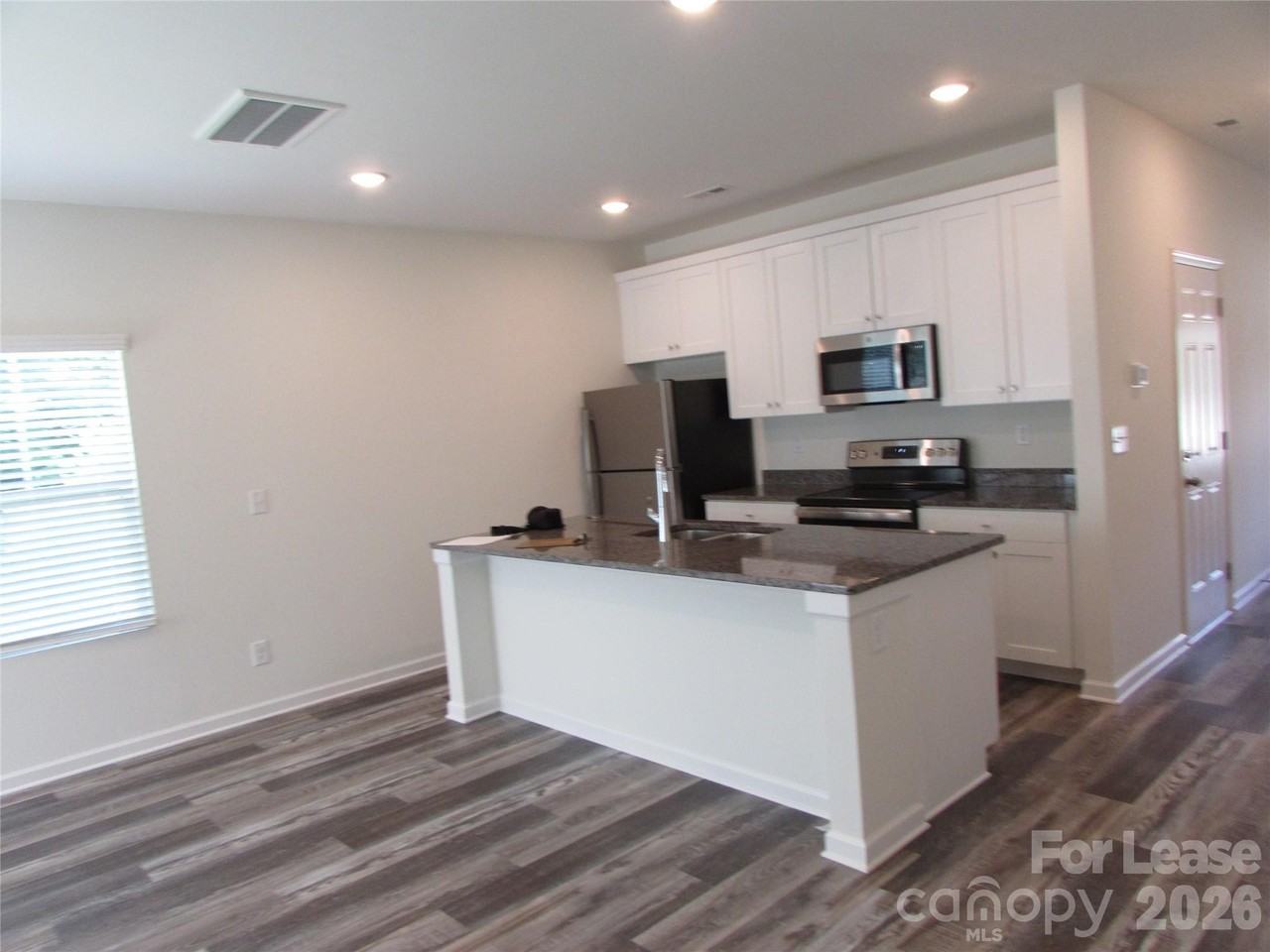 107 Blakeslee Ct #B - Photo 5 of 16