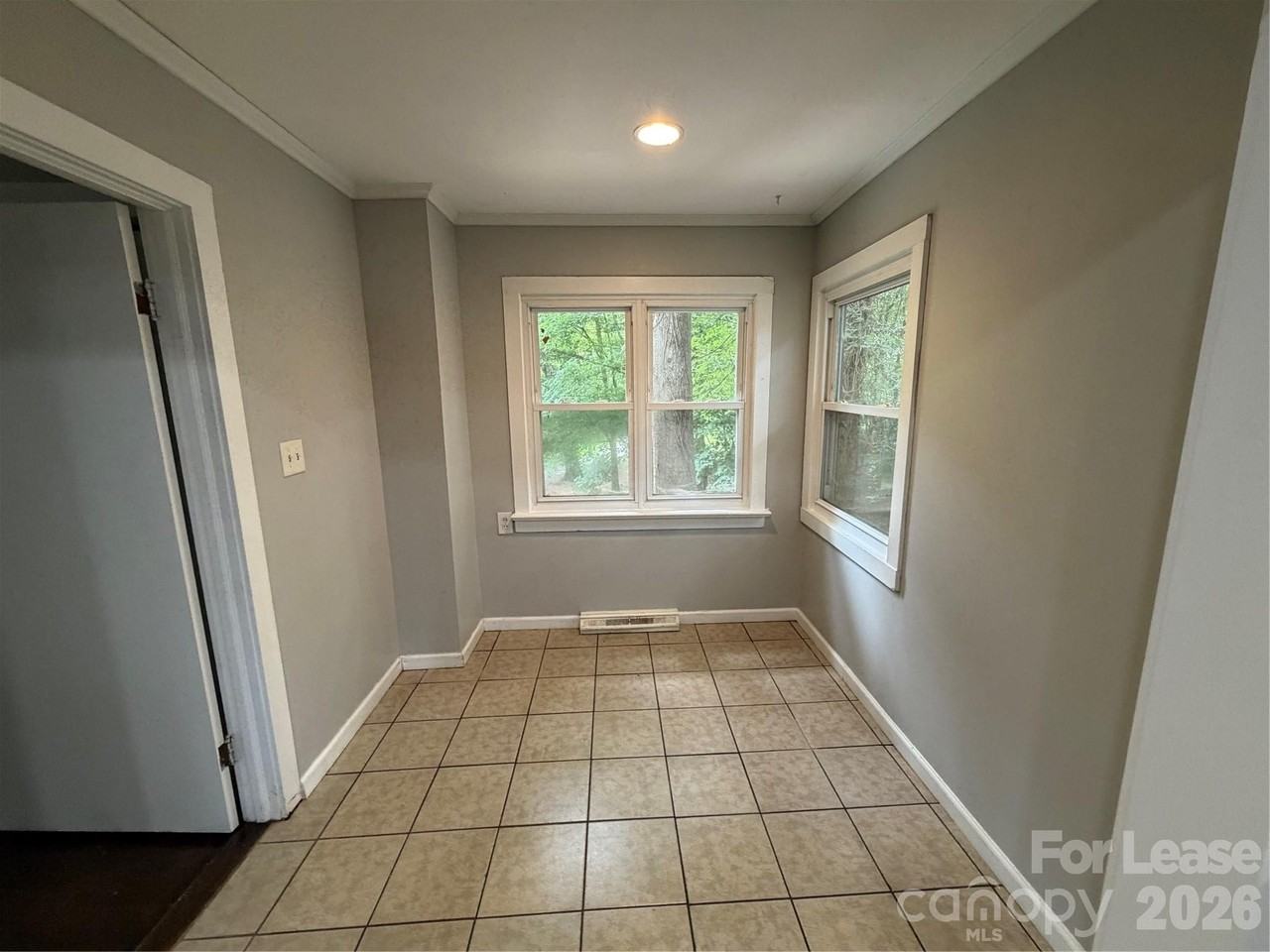 449 N Center St - Photo 3 of 23
