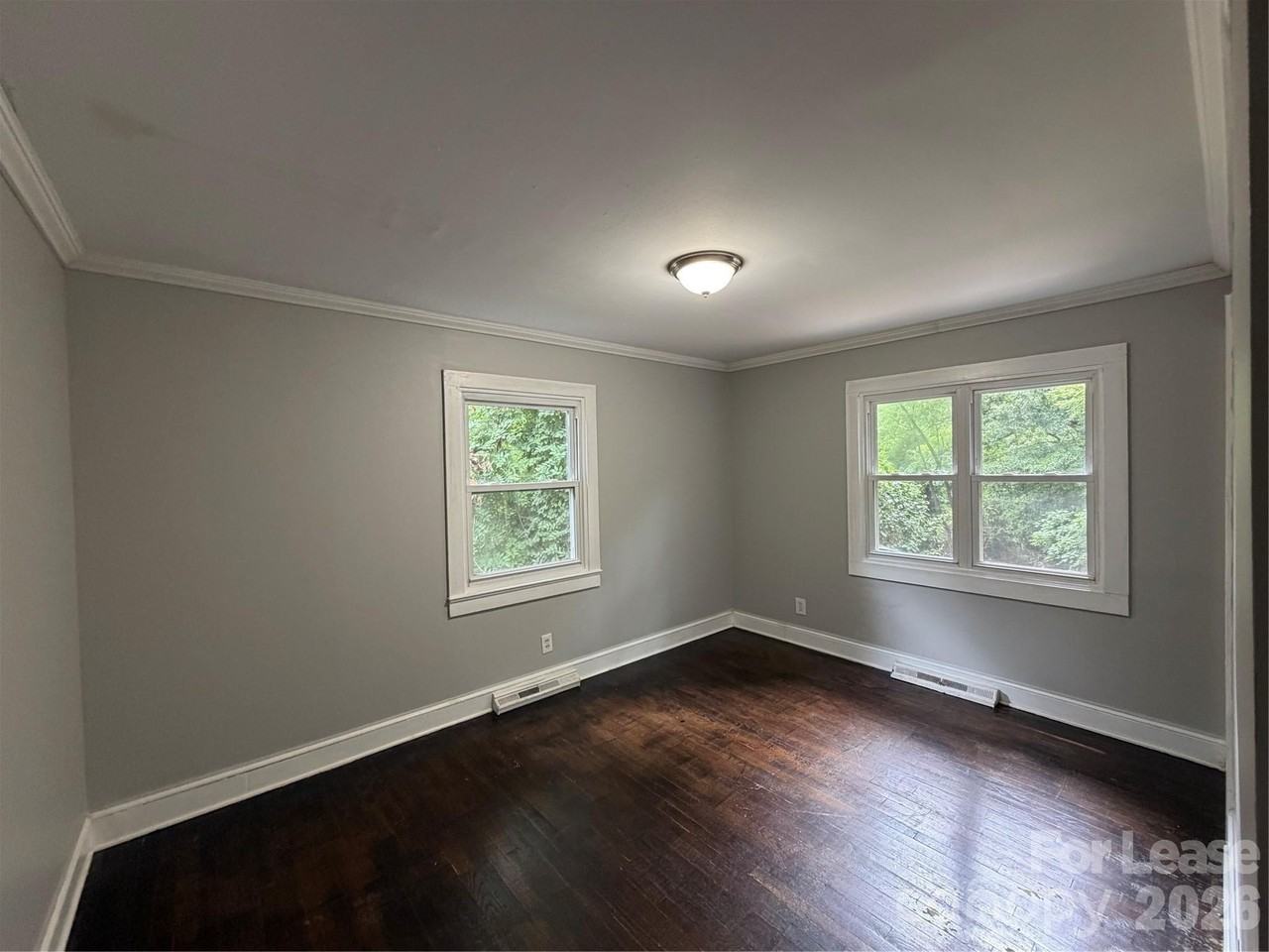 449 N Center St - Photo 4 of 23