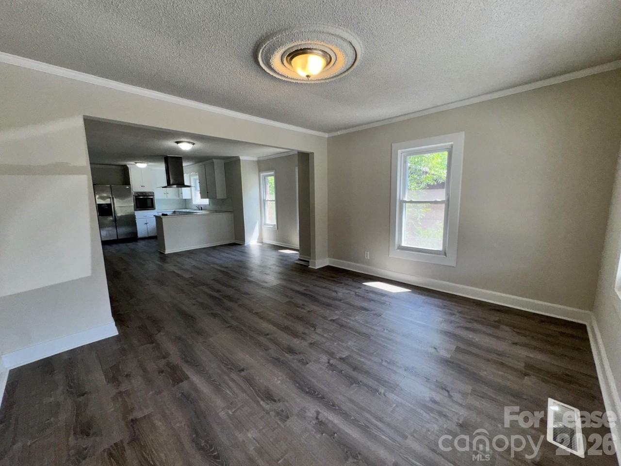 303 Garfield St - Photo 5 of 23