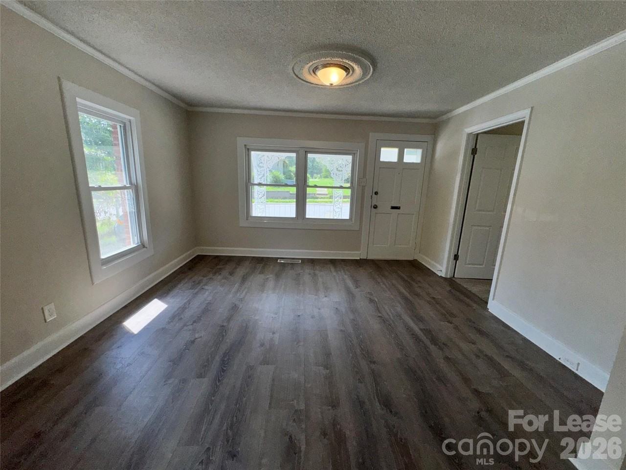303 Garfield St - Photo 7 of 23