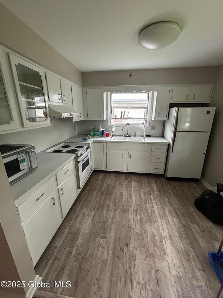 118 Kenosha St - Photo 3 of 15