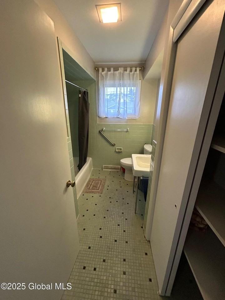 118 Kenosha St - Photo 6 of 15