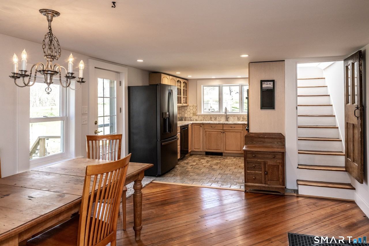 163 East St - Photo 3 of 12