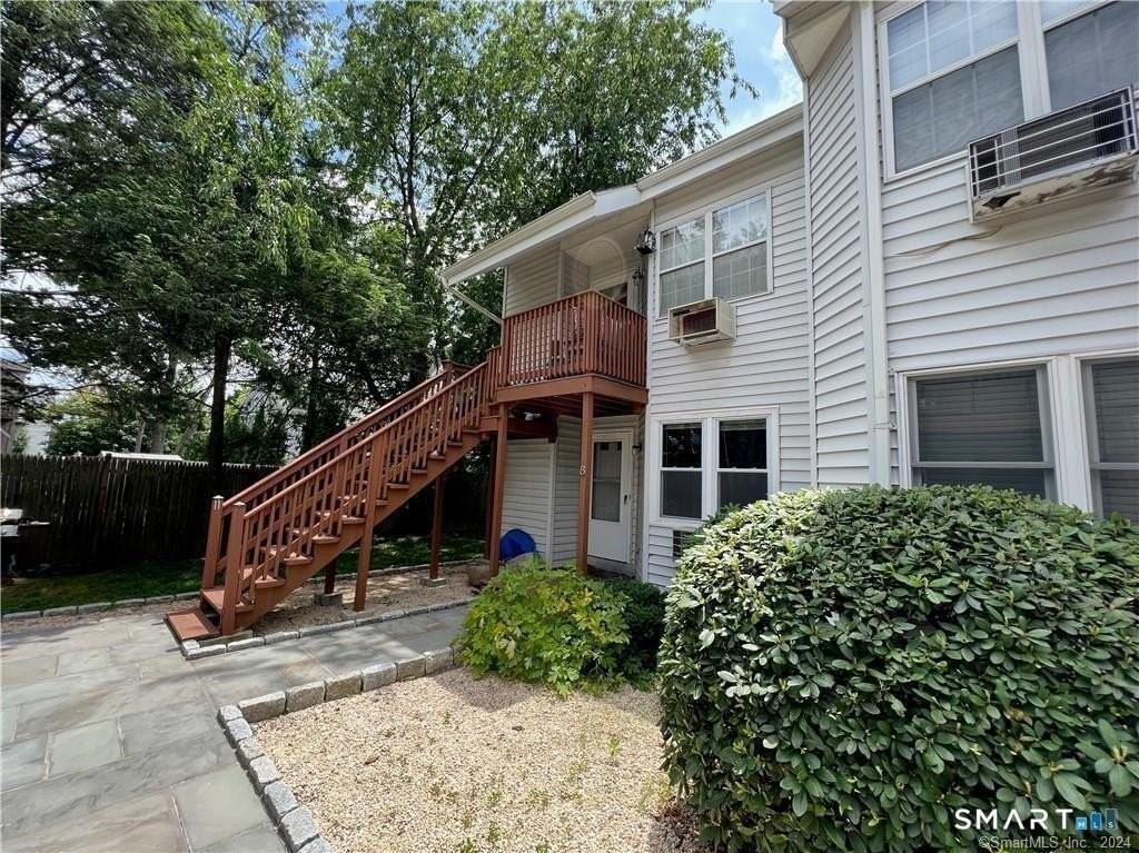 25 W Main St #8