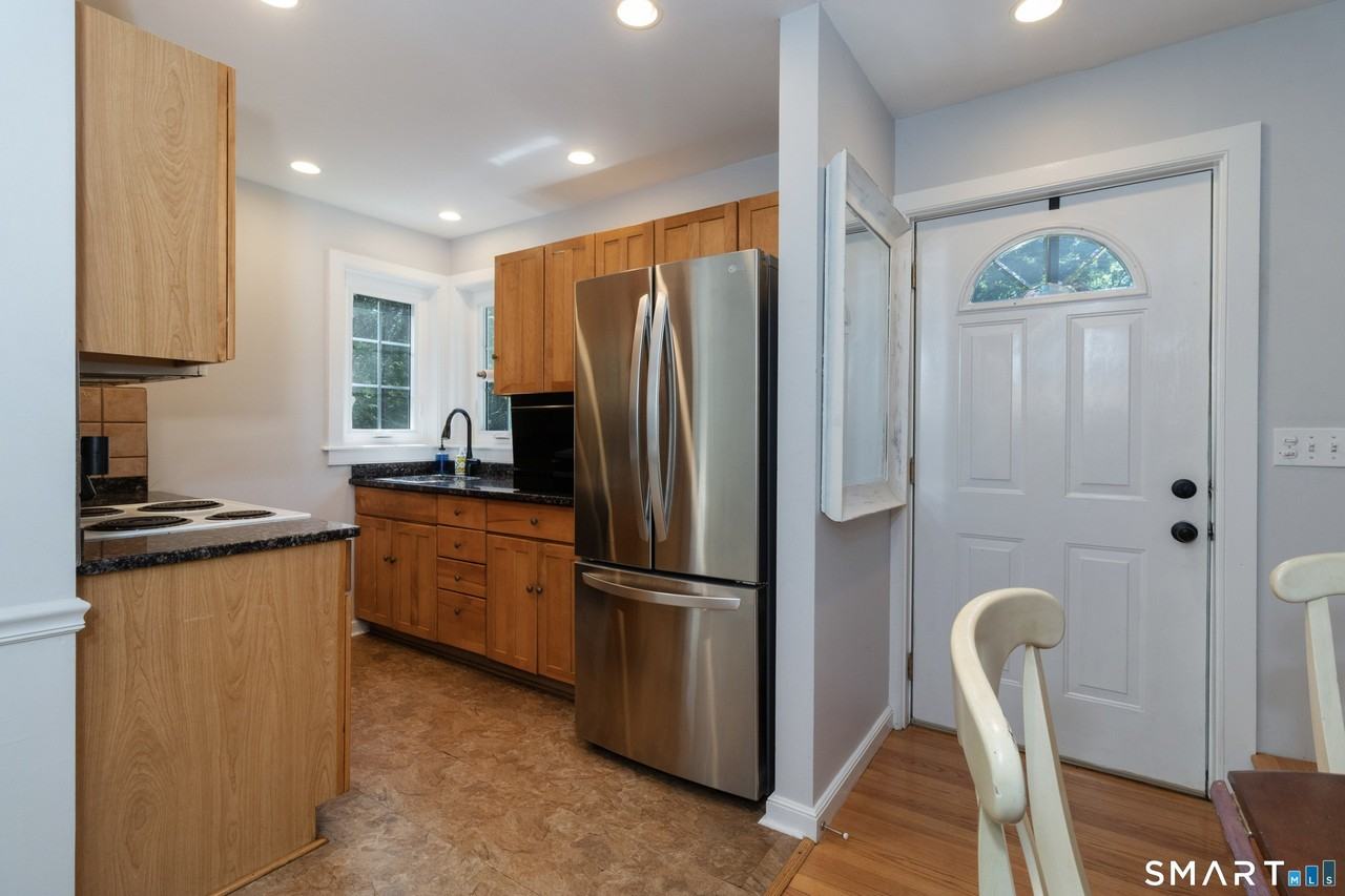 80 River Rd - Photo 7 of 18
