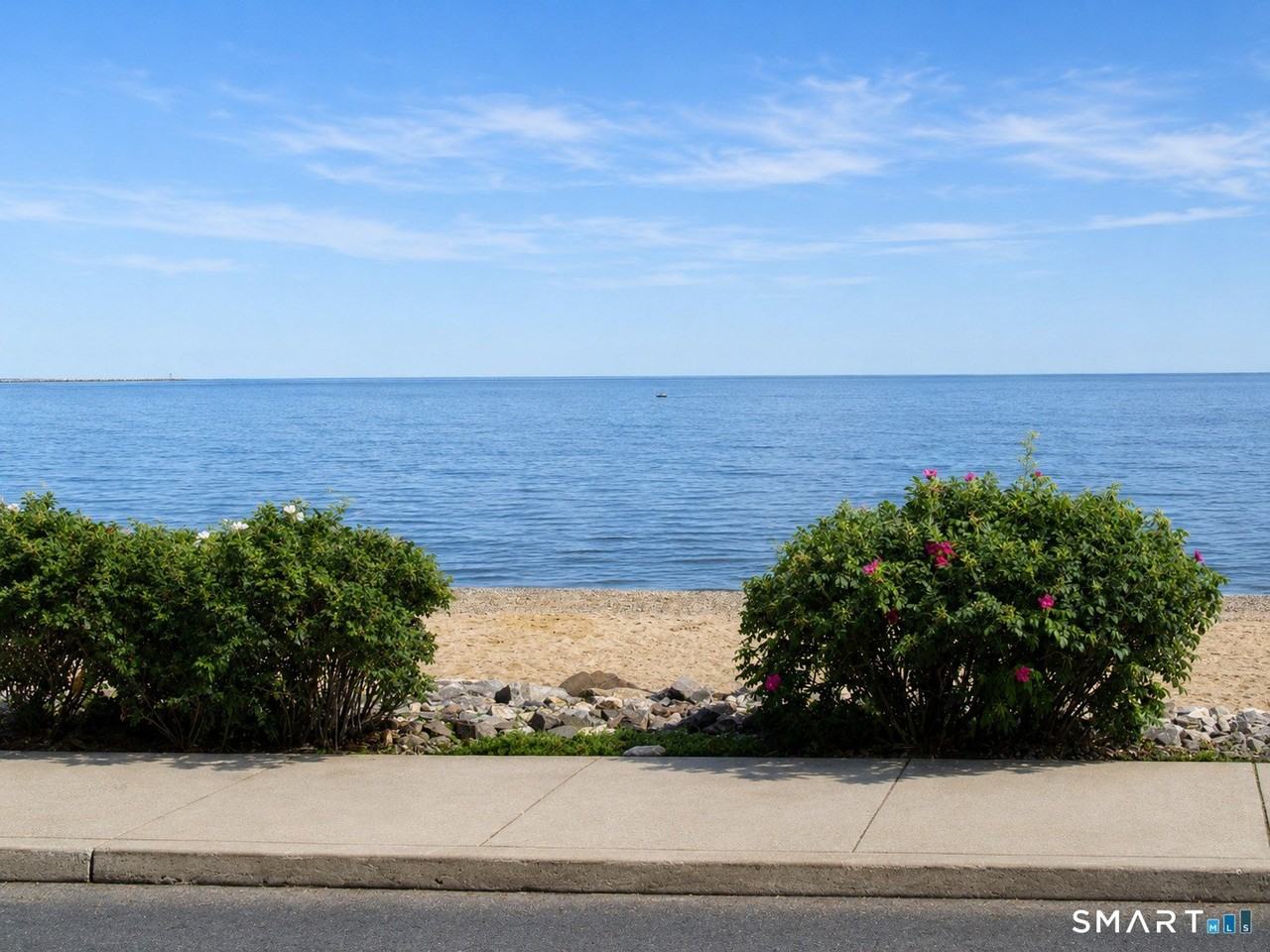 48 Beach Ave - Photo 3 of 18
