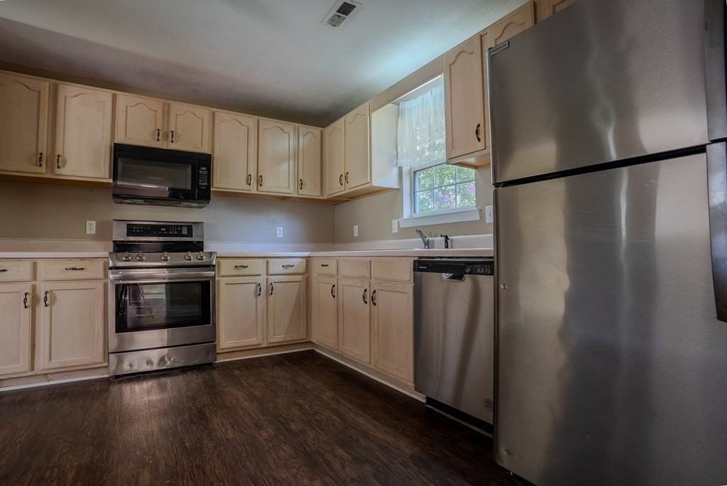 1433 Dustin Dr - Photo 4 of 16