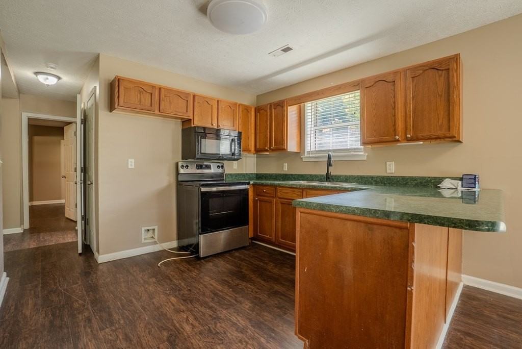 1433 Dustin Dr - Photo 5 of 16