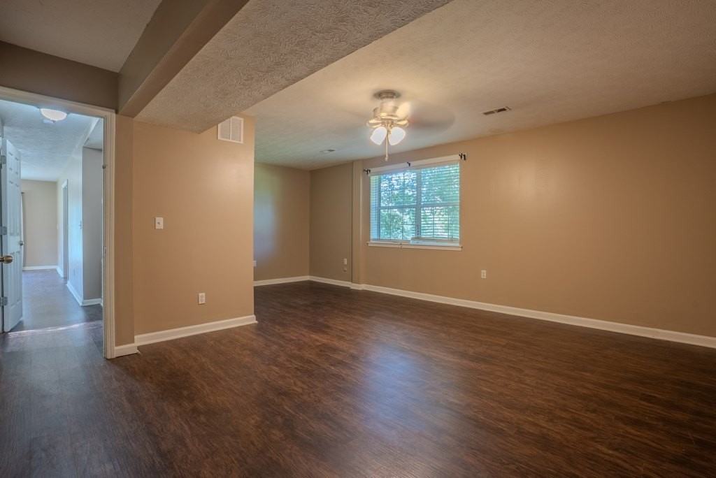 1433 Dustin Dr - Photo 7 of 16