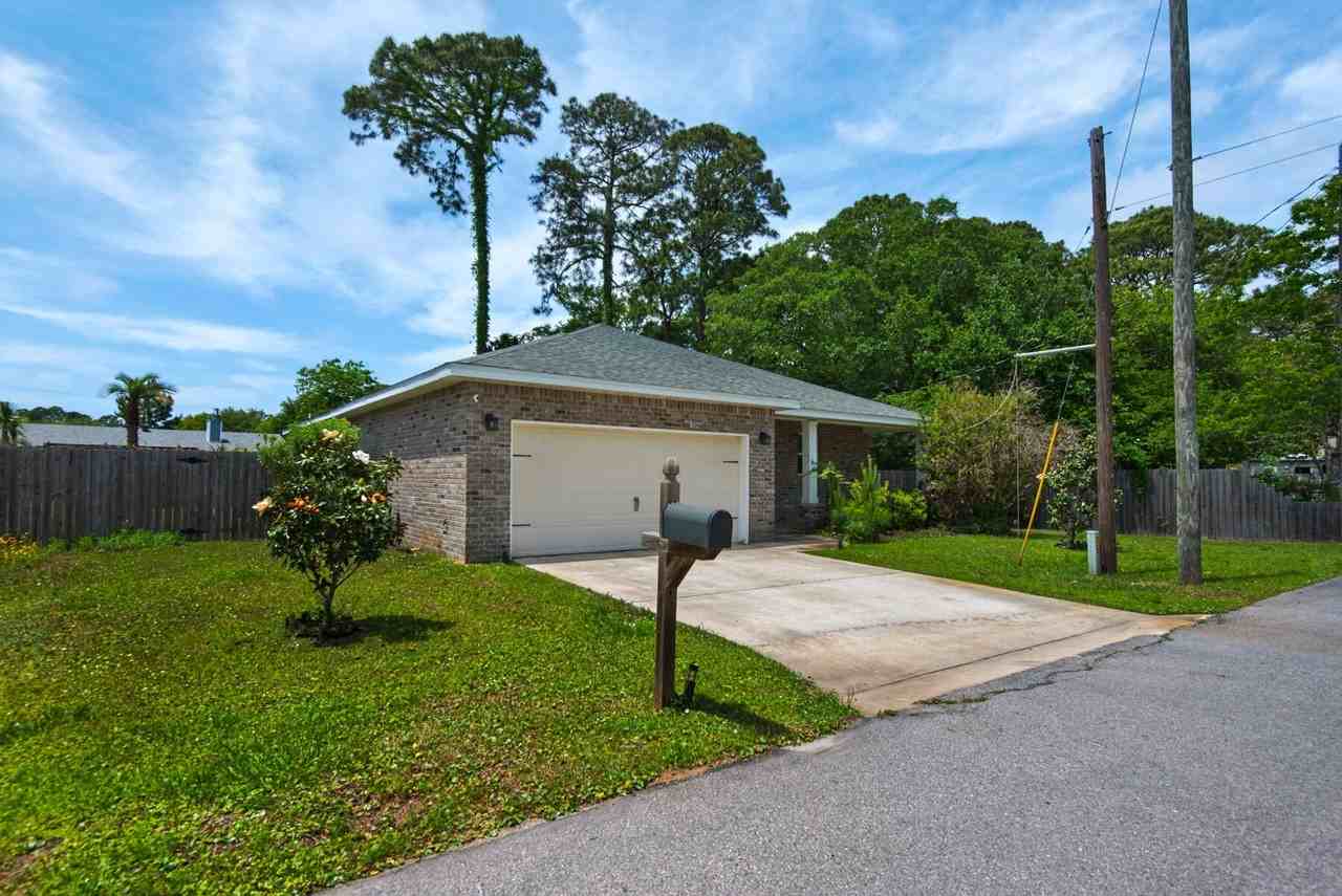 66 Brenda Ln - Photo 2 of 25
