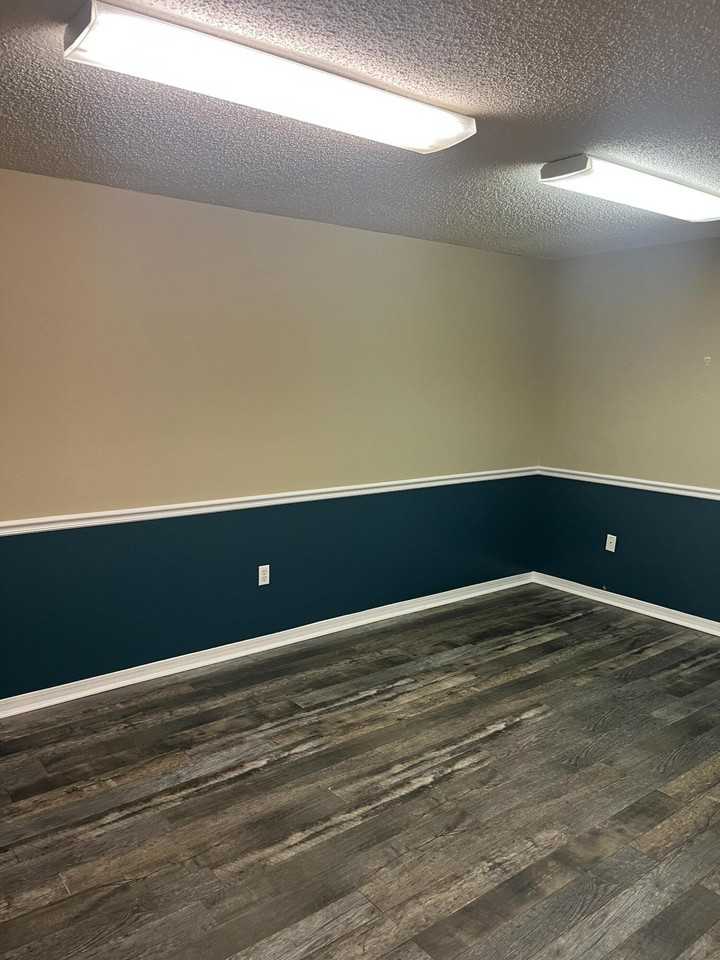 188 N Main St - Photo 5 of 12