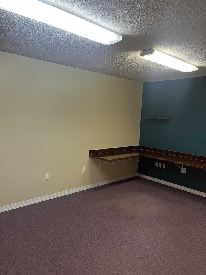 188 N Main St - Photo 6 of 12