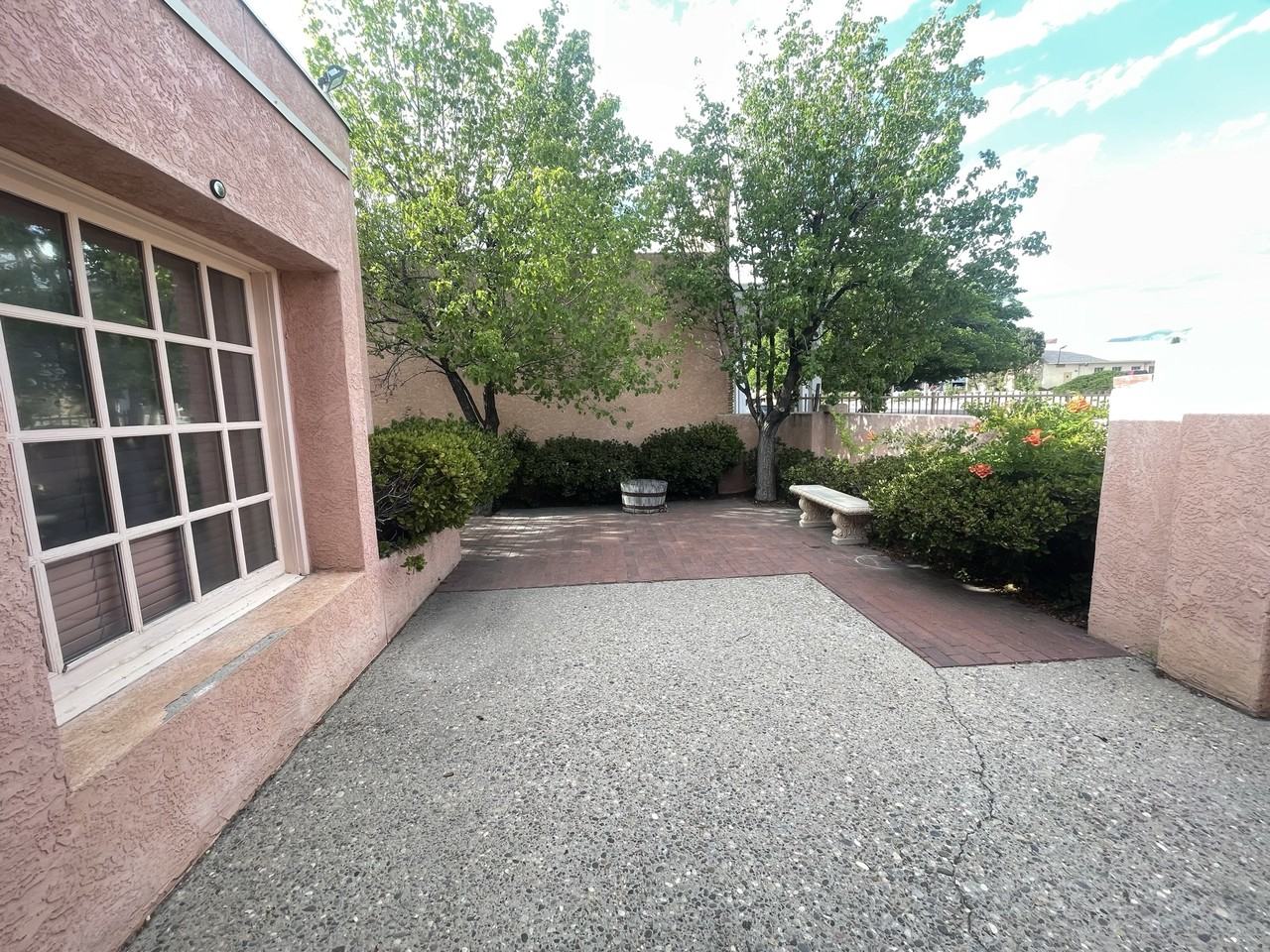 1709 Girard Blvd Ne #1 - Photo 3 of 36