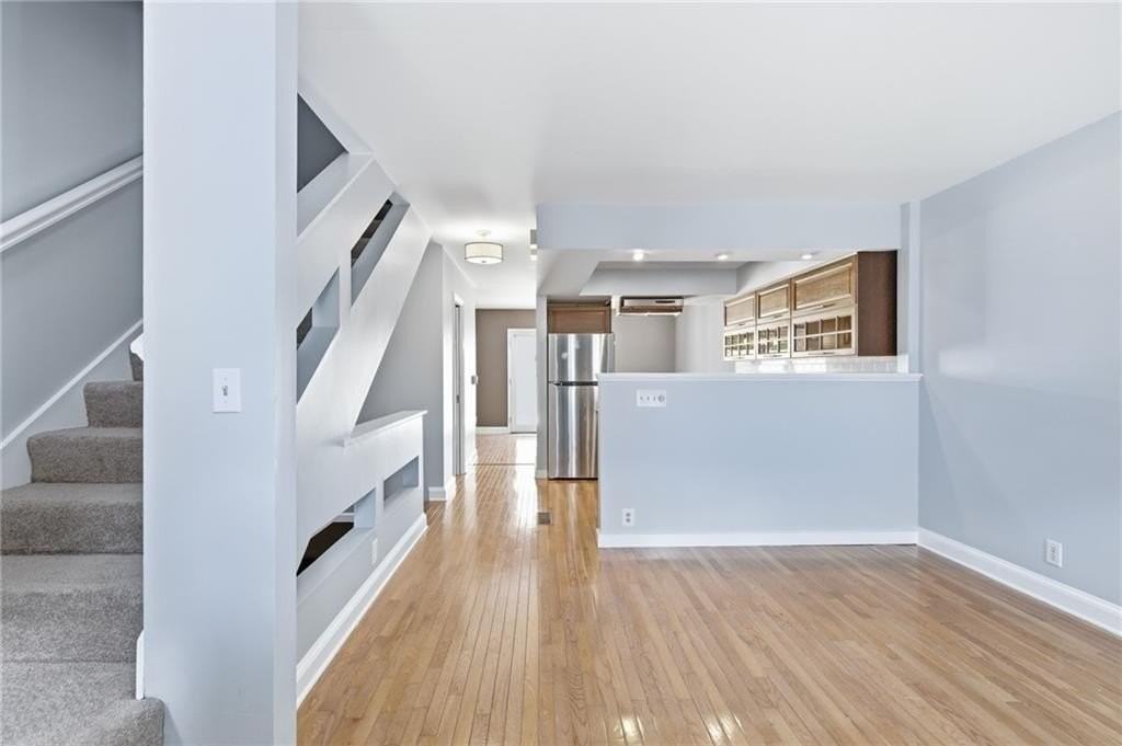 856 Saint Charles Ave Ne #8 - Photo 6 of 37